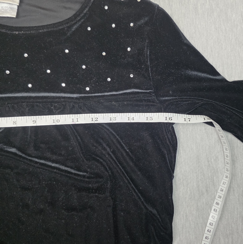 Elegant Black Velvet Girls XL 14/16 Top - Picture 3 of 5